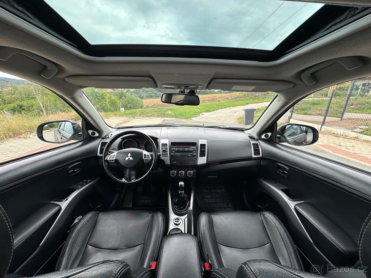 2012 Mitsubishi OUTLANDER - 14
