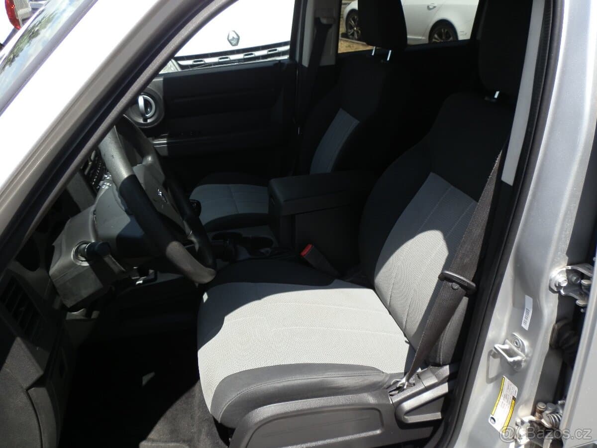 2007 Dodge NITRO - 14