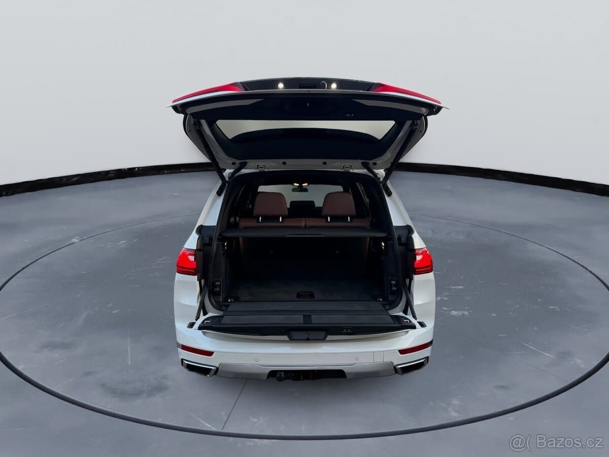 2019 BMW X7 - 14