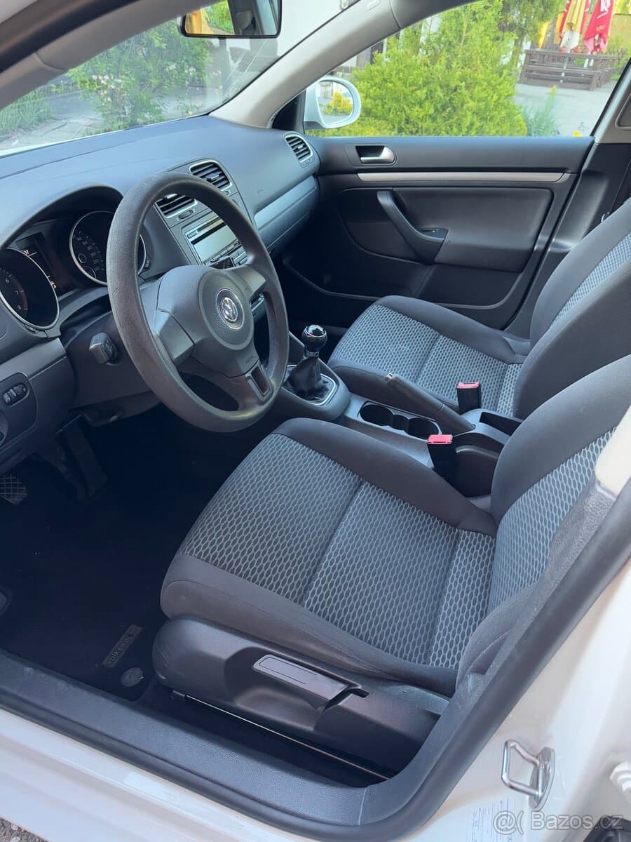 2010 Volkswagen GOLF - 14