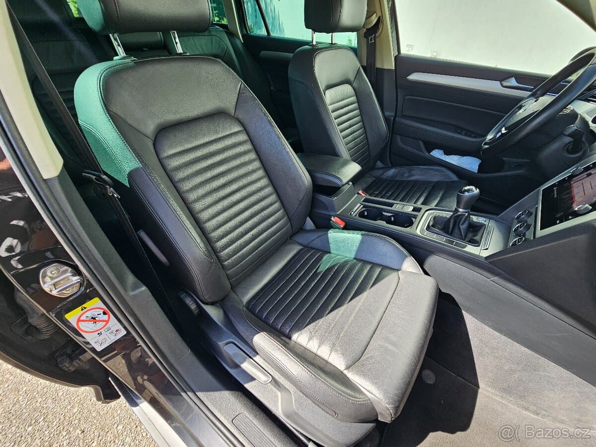 2018 Volkswagen PASSAT - 14