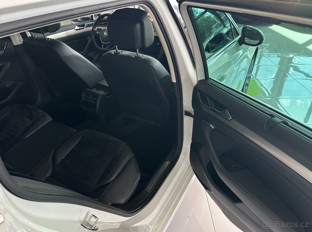 2018 Volkswagen PASSAT - 14