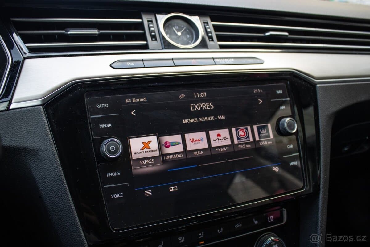 2015 Volkswagen PASSAT - 14