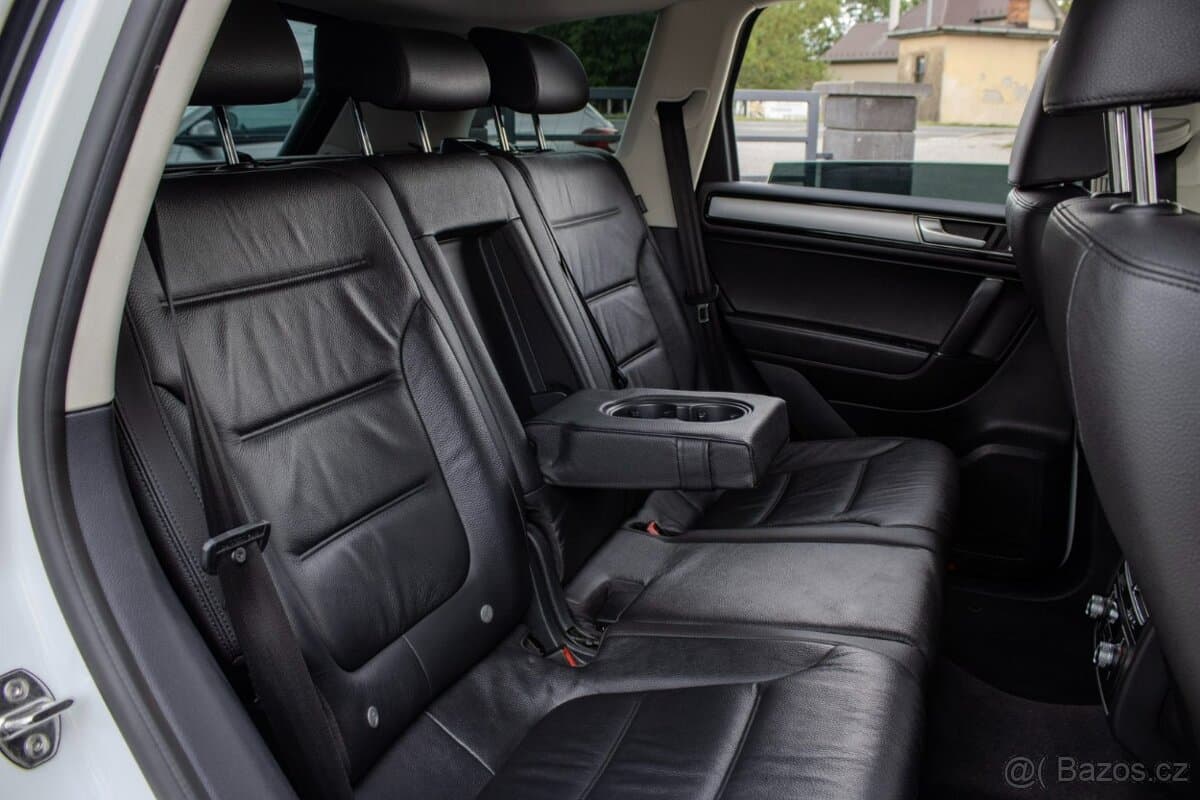 2016 Volkswagen TOUAREG - 14