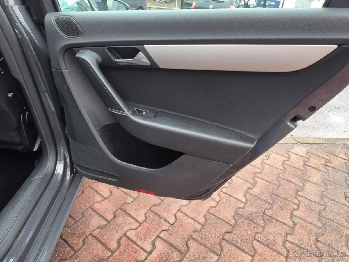 2012 Volkswagen PASSAT - 14