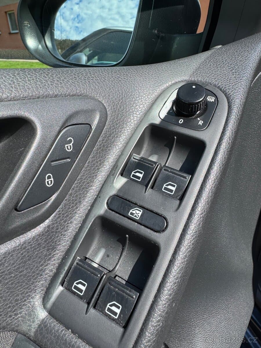 2010 Volkswagen GOLF - 14