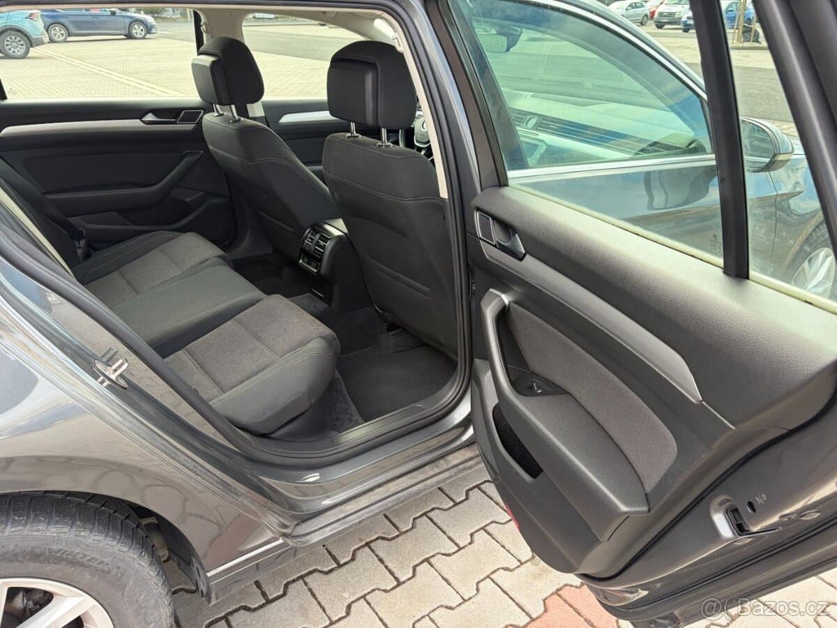 2016 Volkswagen PASSAT - 14