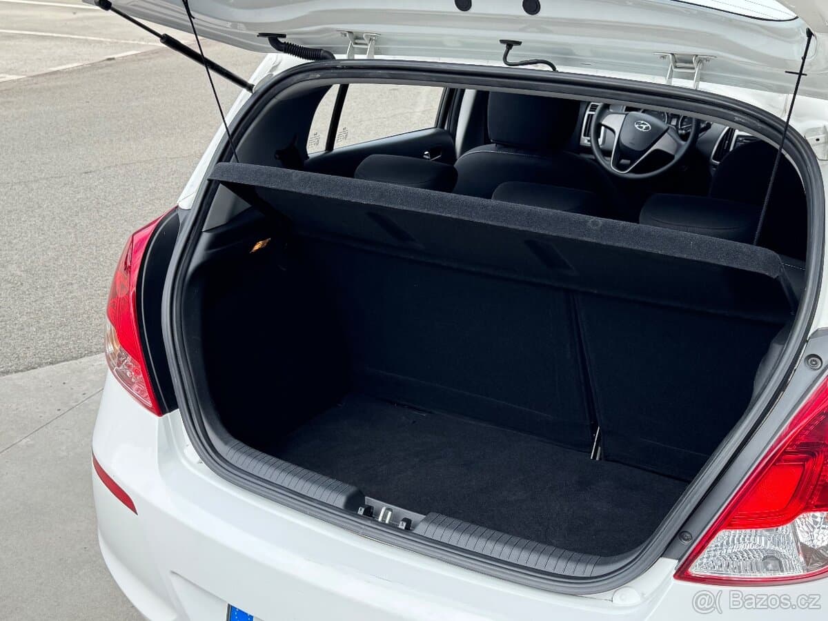2014 Hyundai i20 - 14