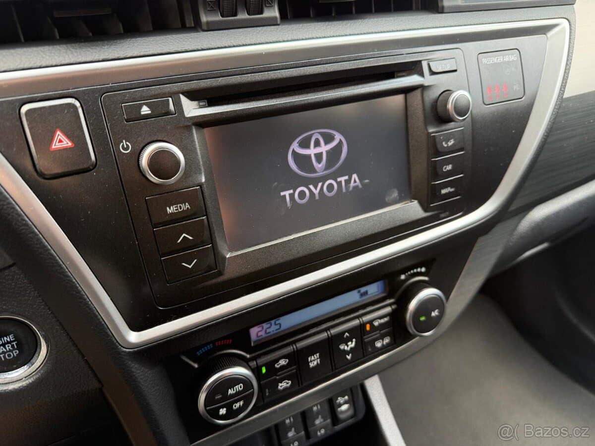 2013 Toyota AURIS - 14