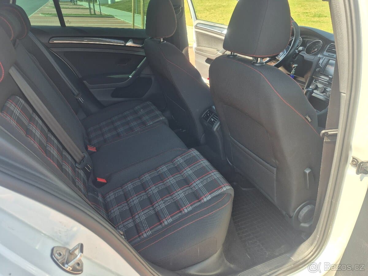 Volkswagen GOLF - 14