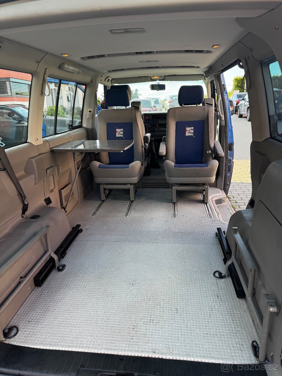 Volkswagen MULTIVAN - 27