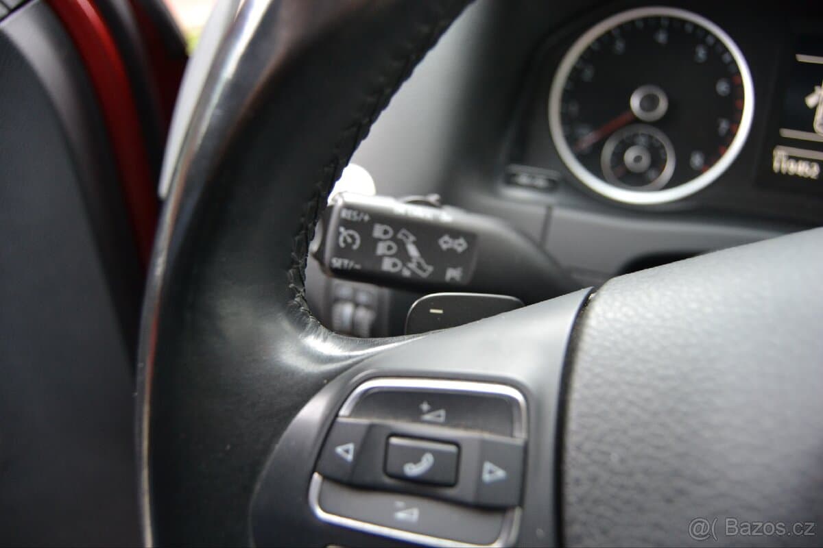 2011 Volkswagen TIGUAN - 14