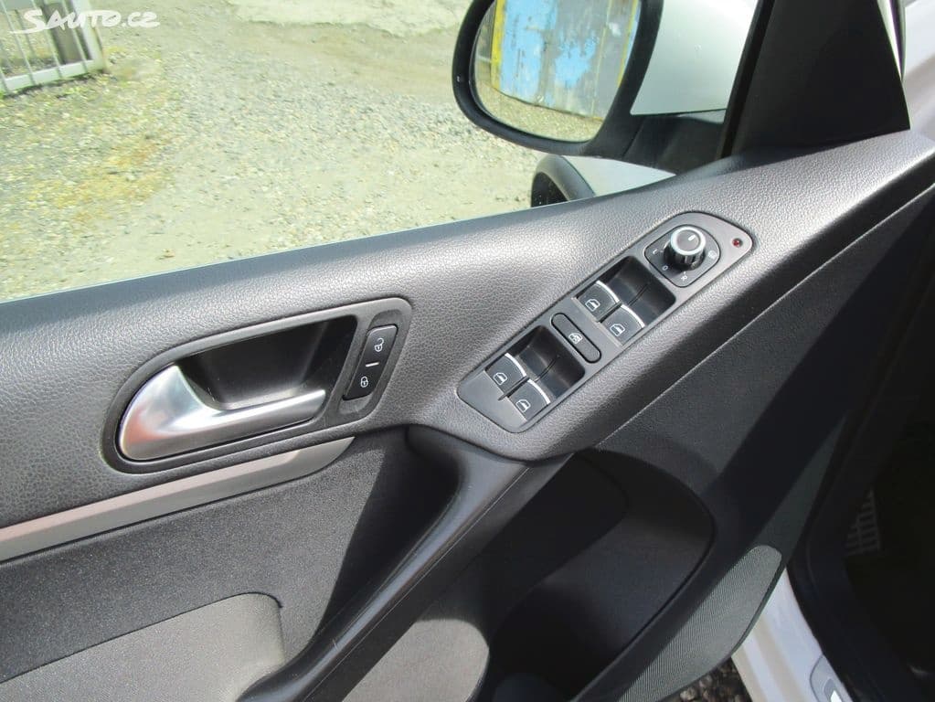 2012 Volkswagen TIGUAN - 14