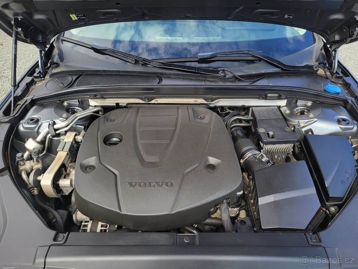 2017 Volvo V90 - 14