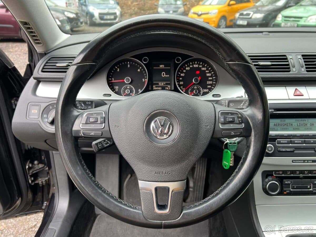 2010 Volkswagen PASSAT - 14