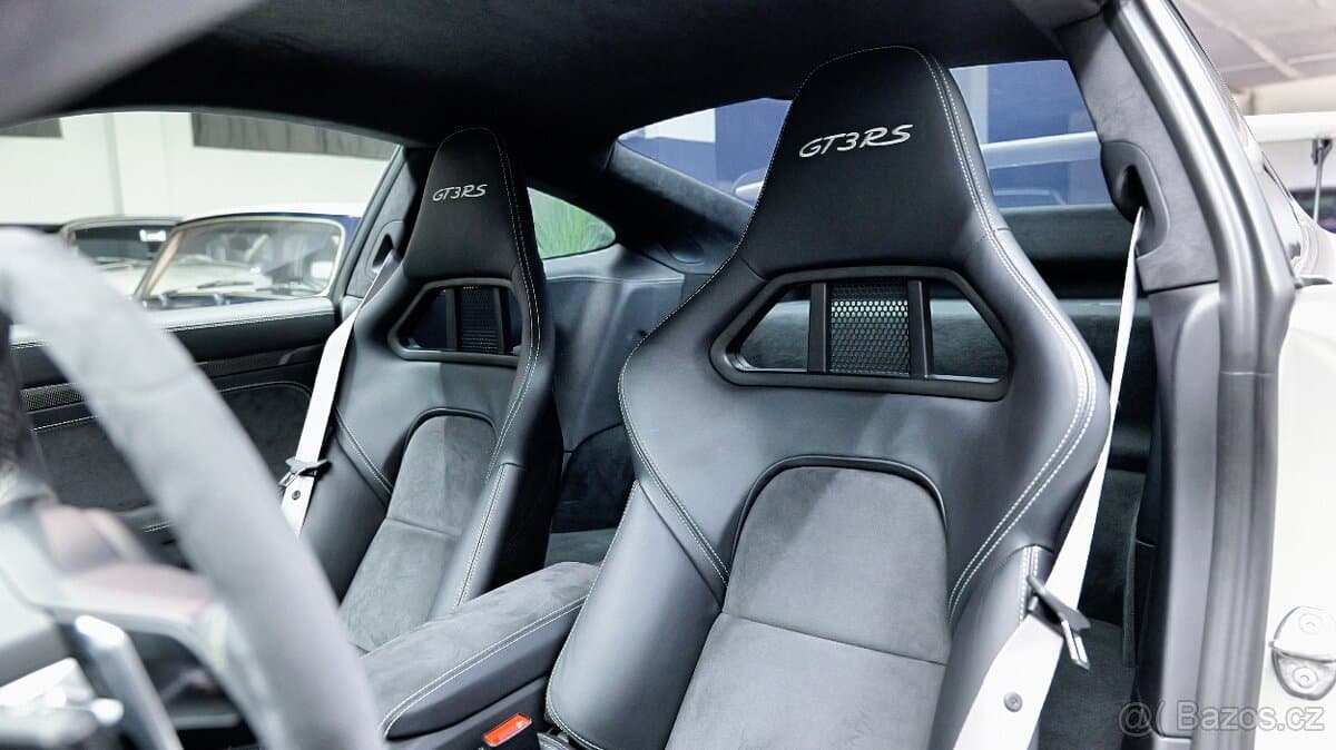 2018 Porsche 911 - 14
