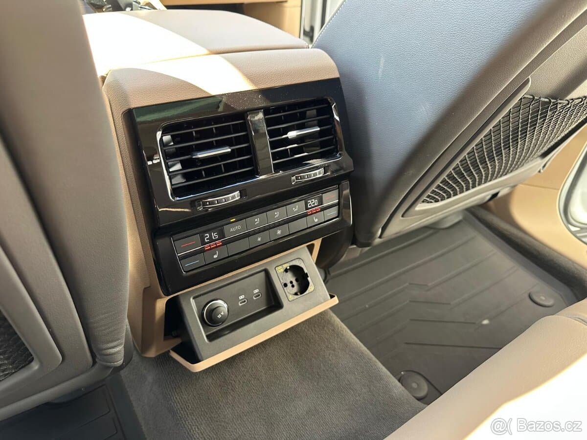 2021 Volkswagen TOUAREG - 14