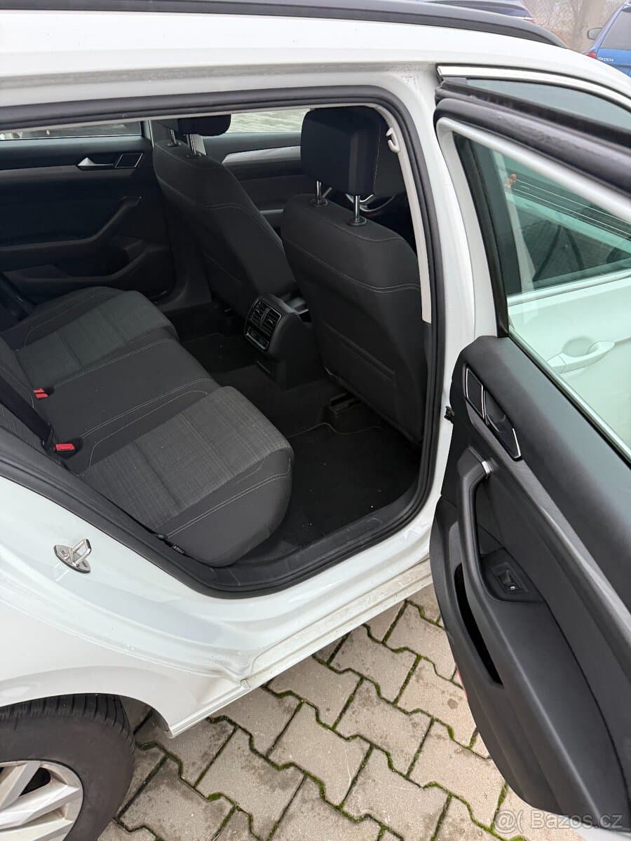 2020 Volkswagen PASSAT - 14