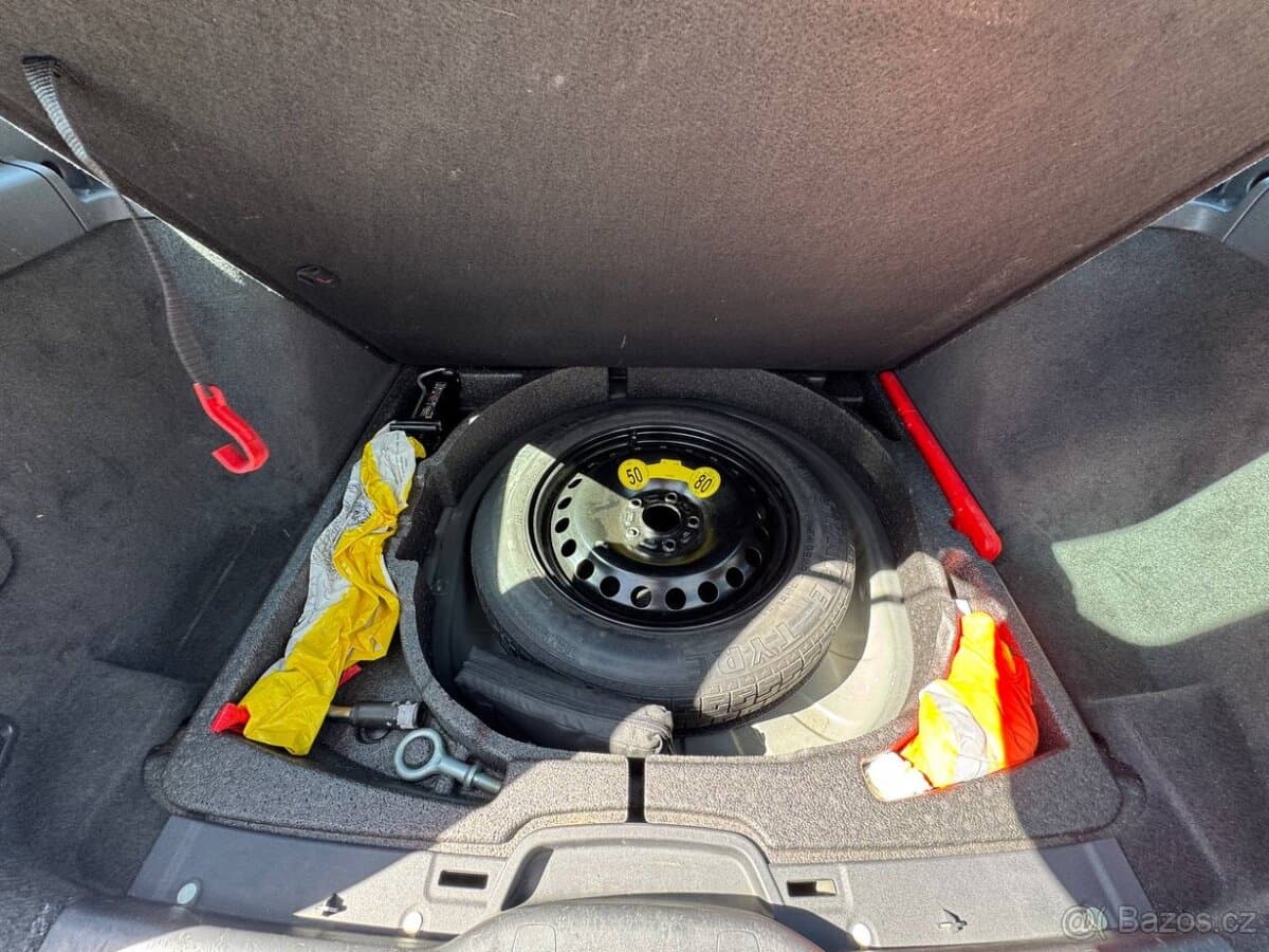 2011 Volvo V50 - 14