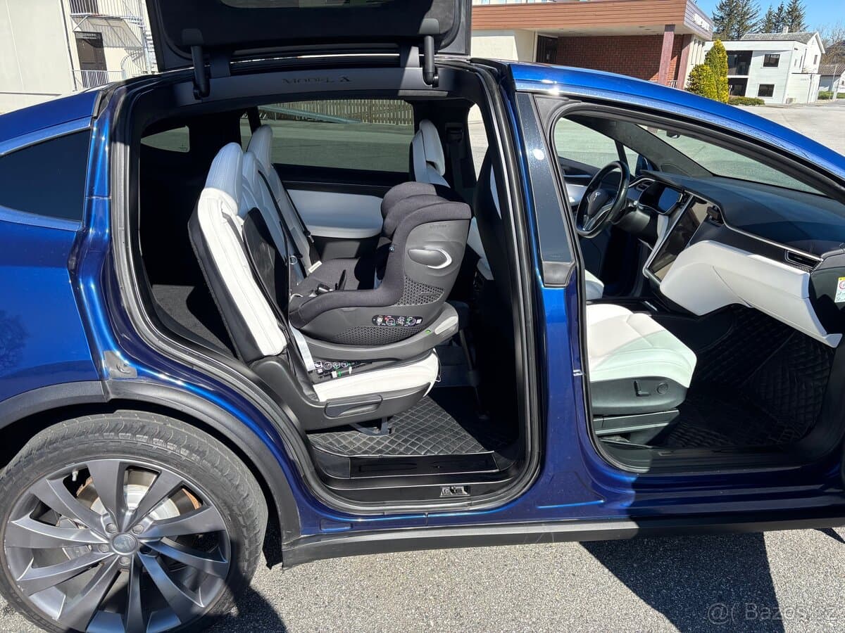 2017 Tesla MODEL X - 14