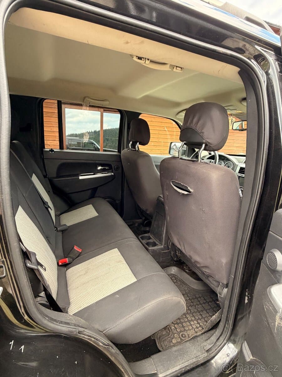 2010 Jeep CHEROKEE - 14
