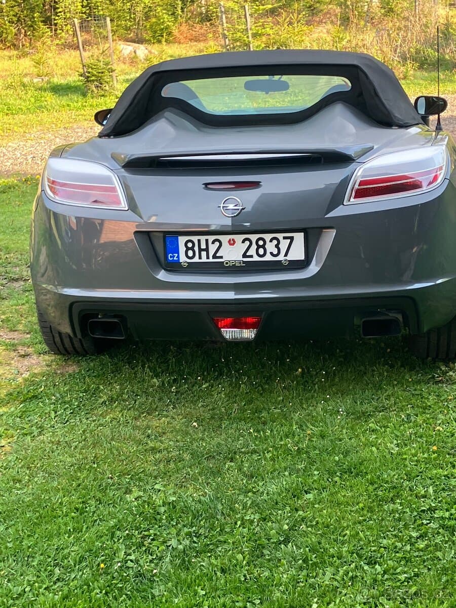 2011 Opel GT - 14