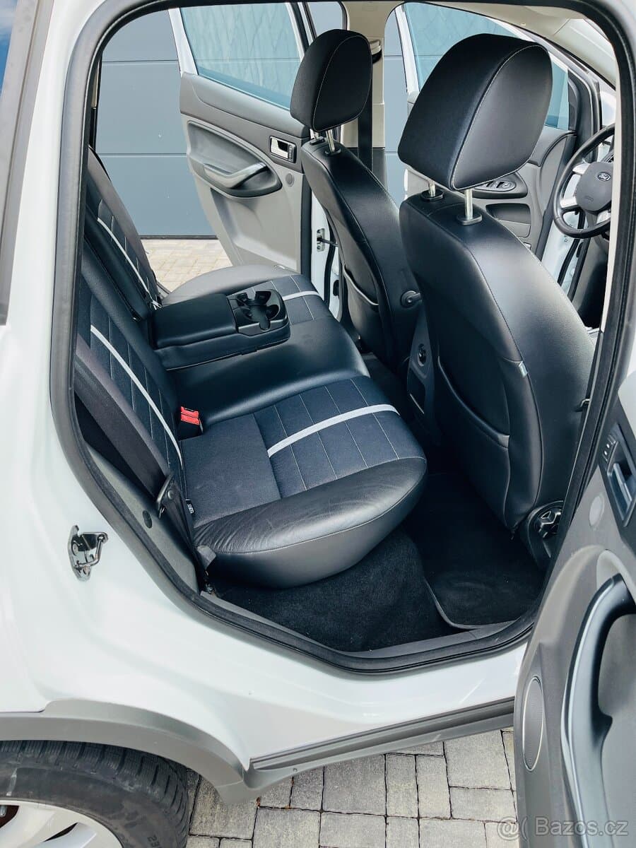 2010 Ford KUGA - 14