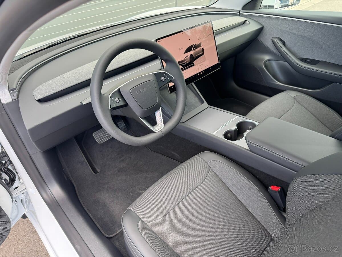 2026 Tesla MODEL 3 - 14