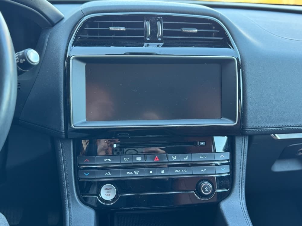2017 Jaguar F-PACE - 14