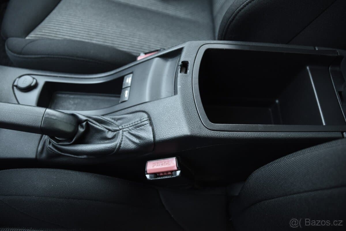 2012 Peugeot 308 - 14