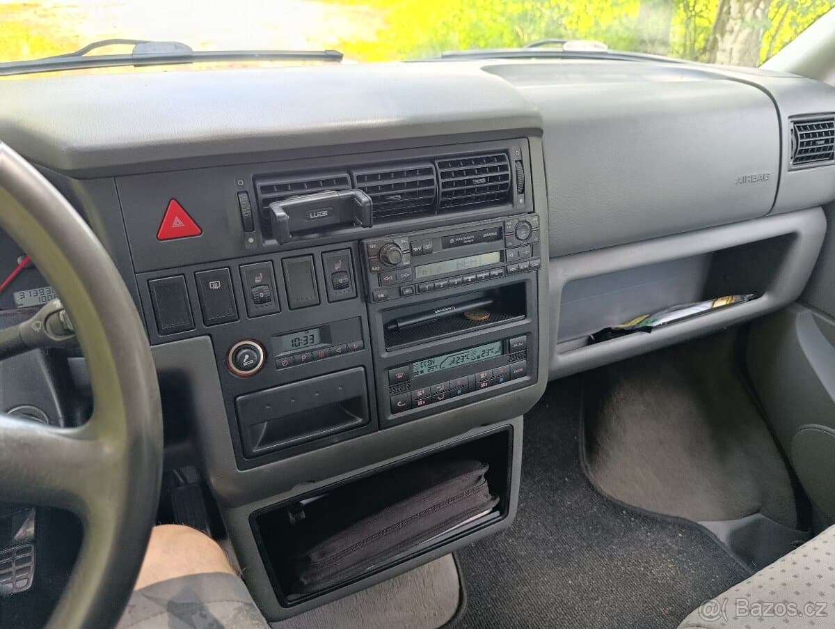 2001 Volkswagen MULTIVAN - 14