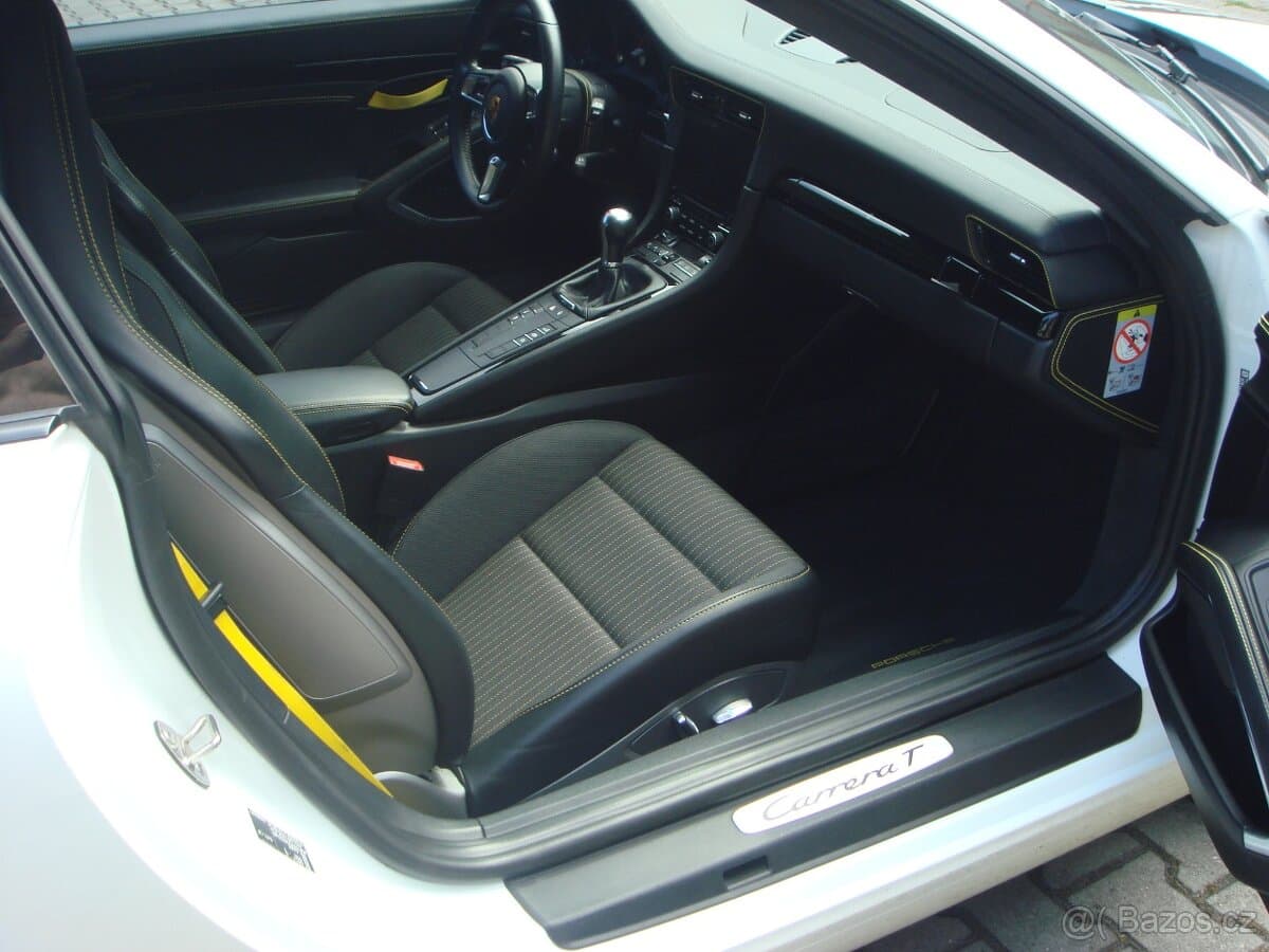 2018 Porsche 911 - 14