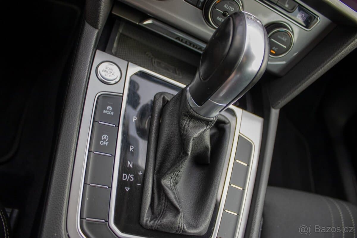 2018 Volkswagen PASSAT - 14