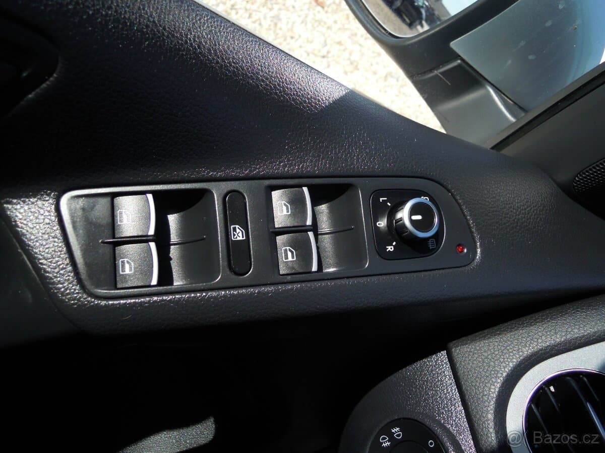 2015 Volkswagen TIGUAN - 14