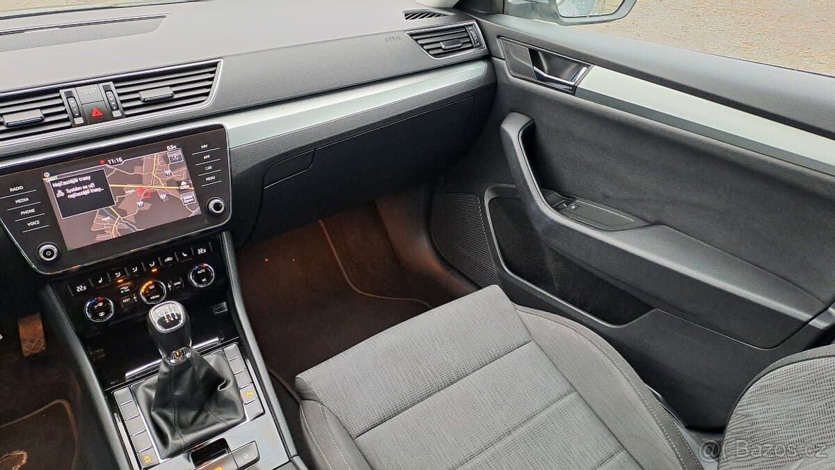 2019 Škoda SUPERB - 14