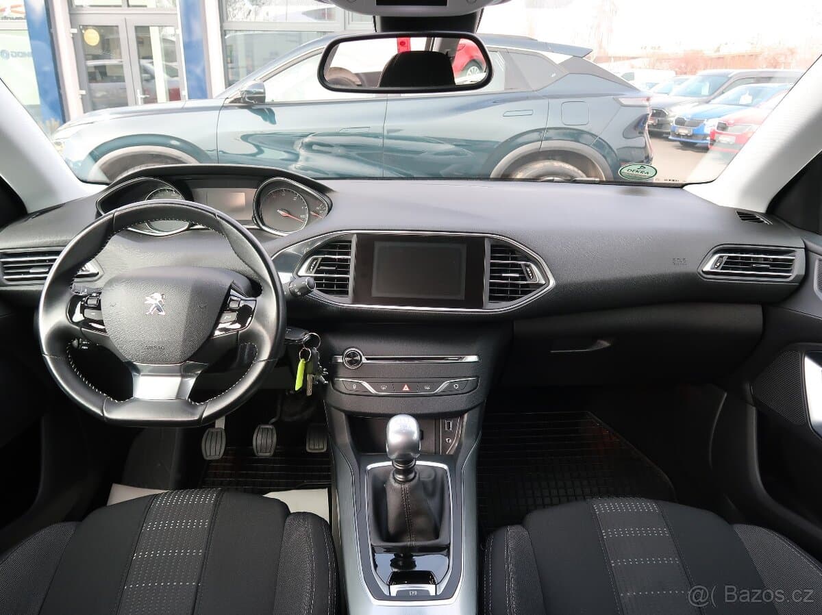 2016 Peugeot 308 - 14
