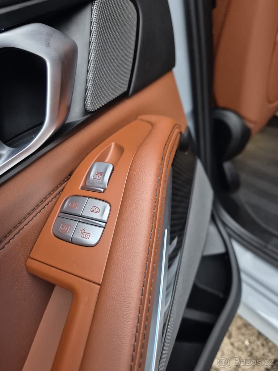 2023 BMW X7 - 14