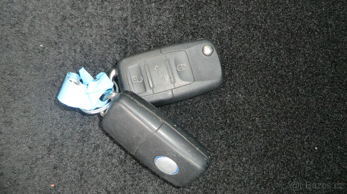 2004 Volkswagen GOLF - 14