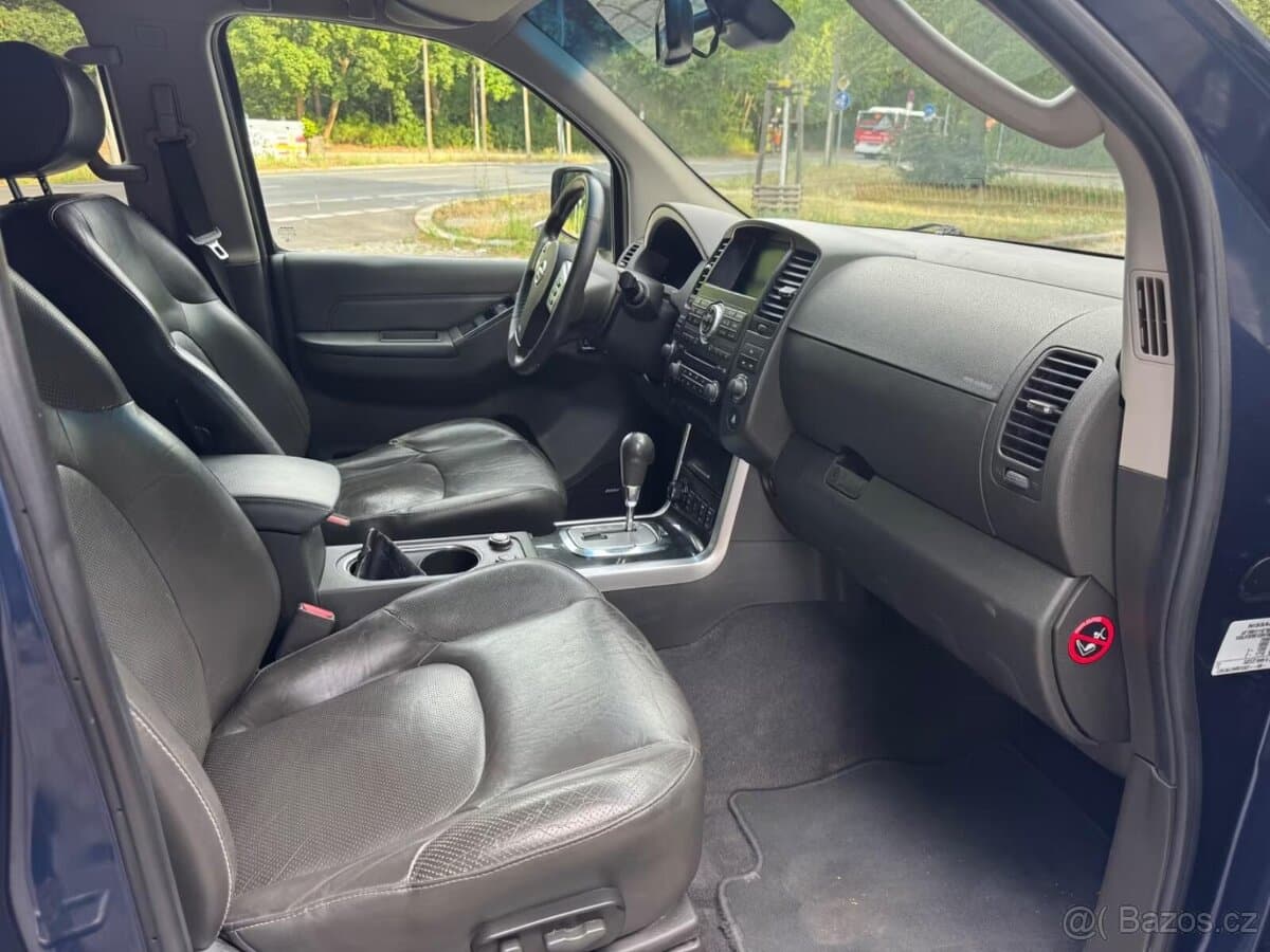 2011 Nissan PATHFINDER - 14
