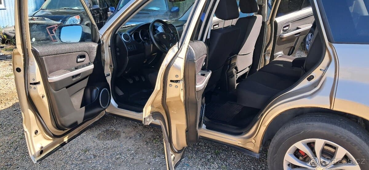 2010 Suzuki GRAND - 14