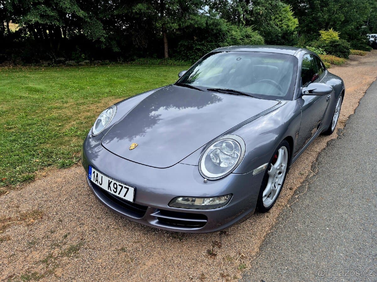 2005 Porsche 911 - 14