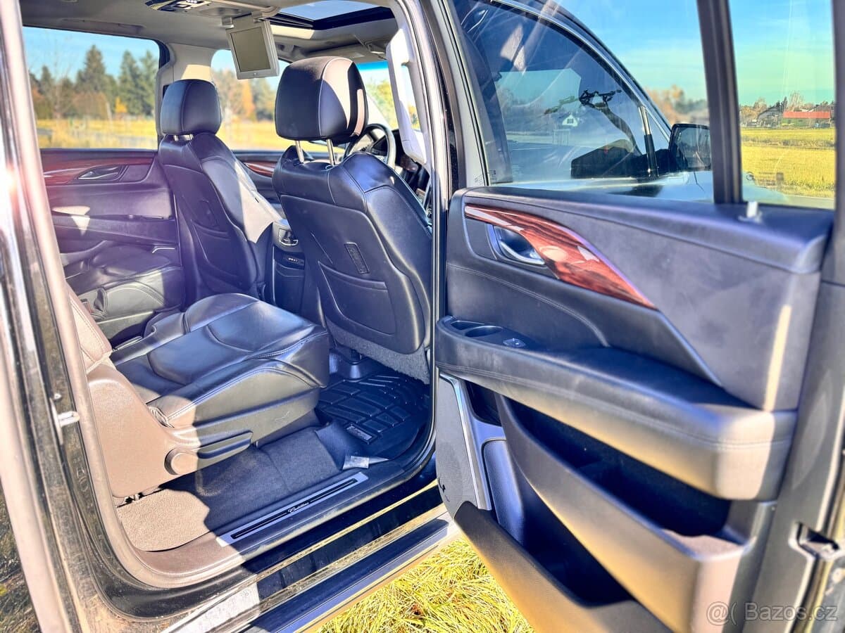 2015 Cadillac ESCALADE - 14