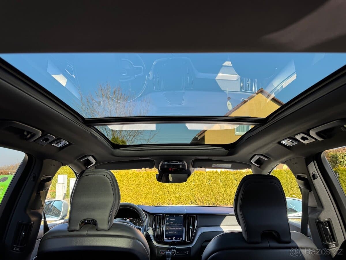 2018 Volvo XC60 - 14