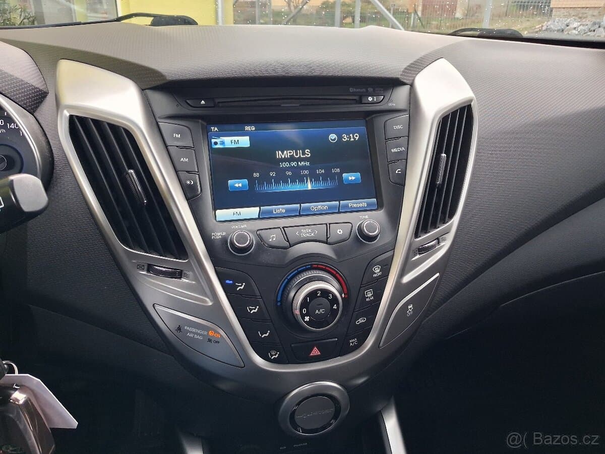 2011 Hyundai VELOSTER - 14