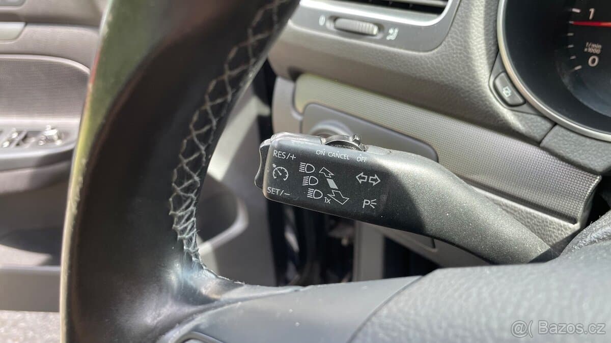 2011 Volkswagen GOLF - 14