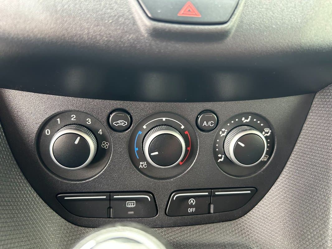 2015 Ford TOURNEO - 14