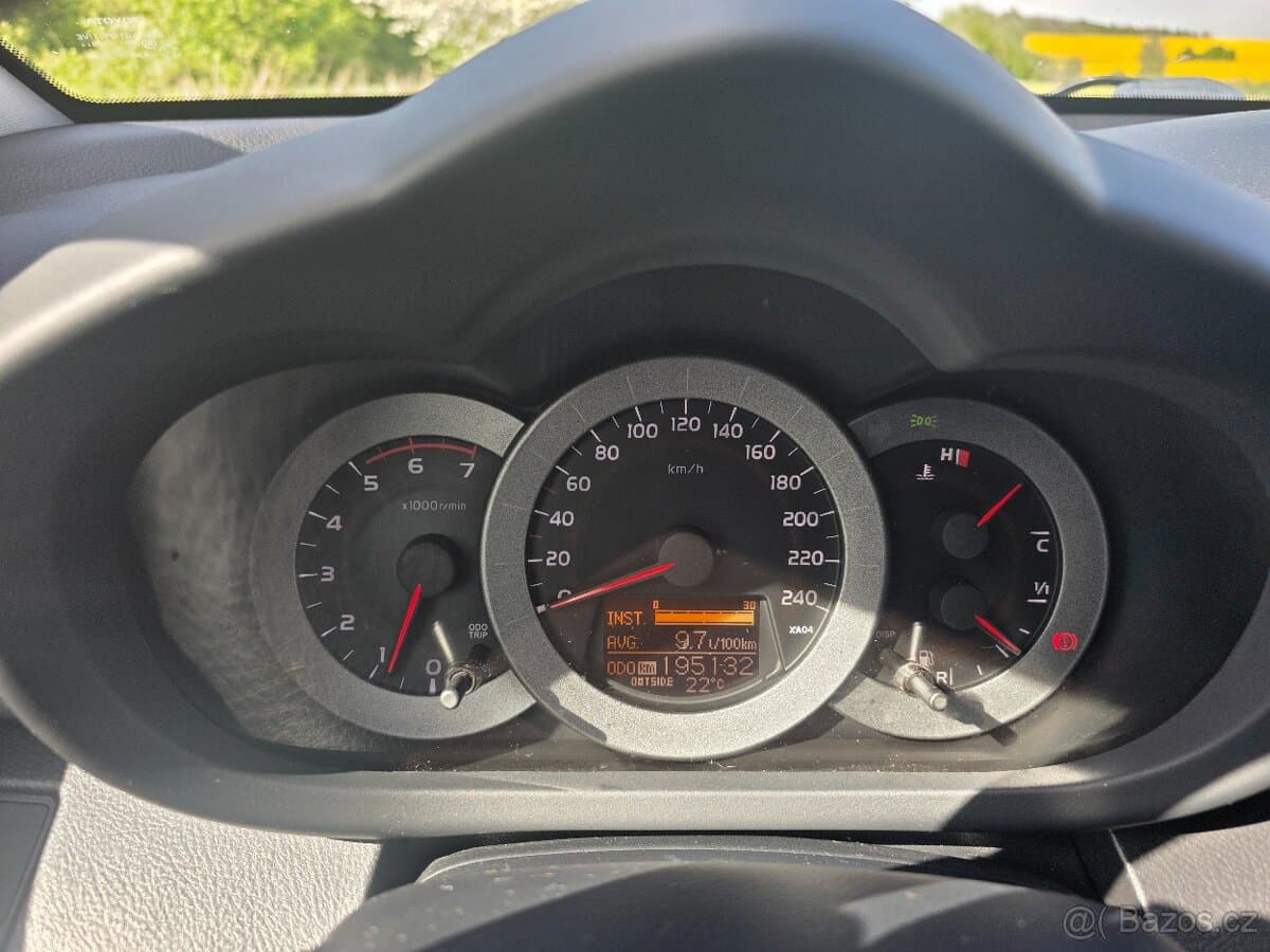 Toyota RAV4 - 14