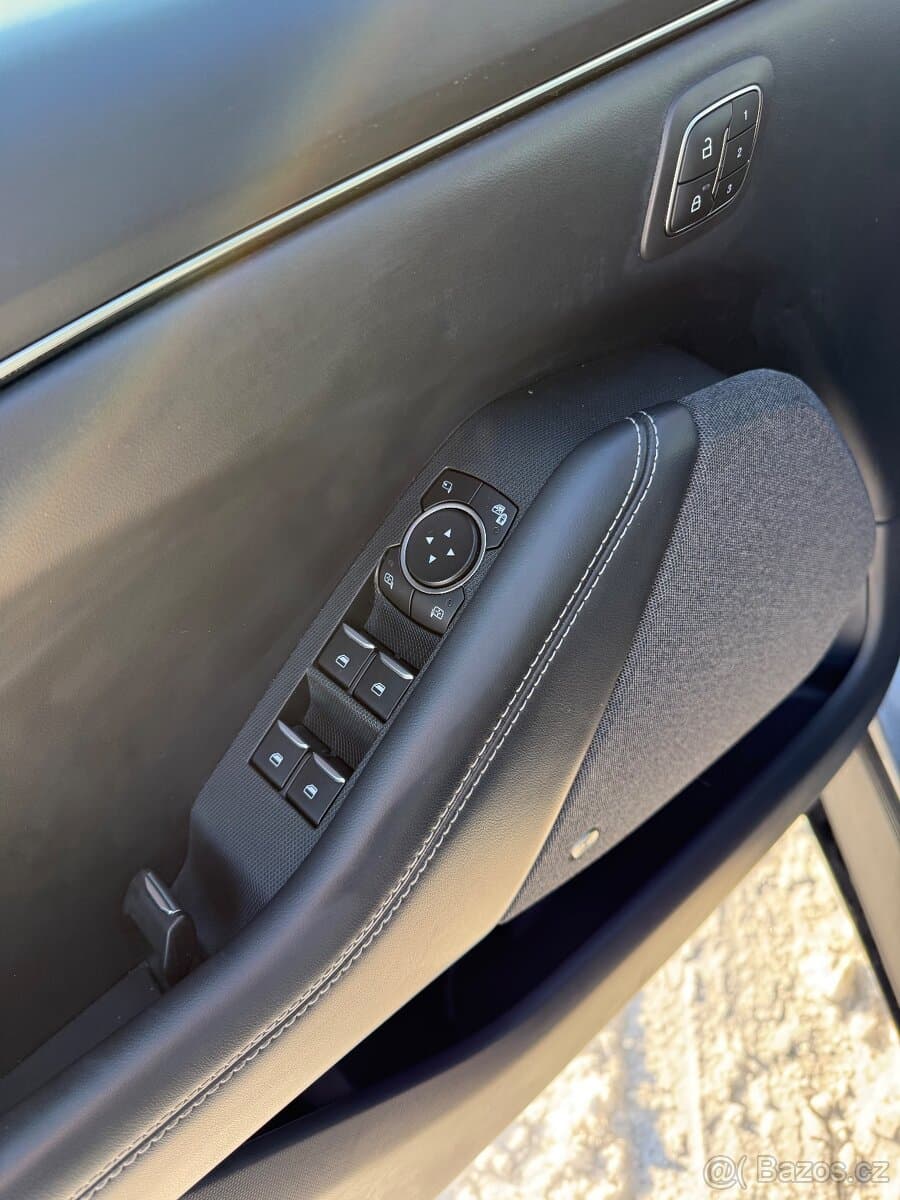 2021 Ford MUSTANG - 14