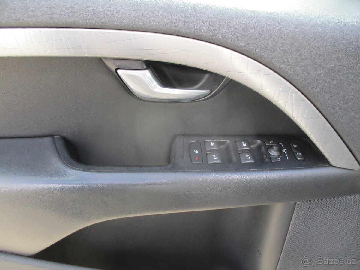 2010 Volvo XC70 - 14