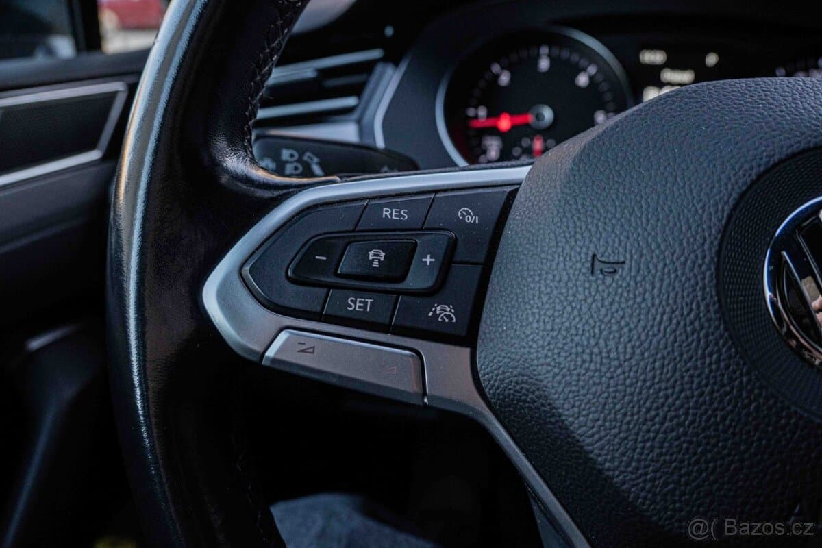 2019 Volkswagen PASSAT - 14